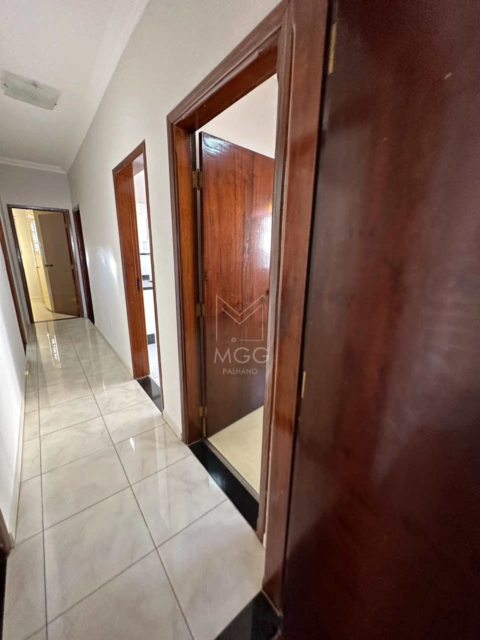 CASA COMERCIAL RUA PARANAGUÁ