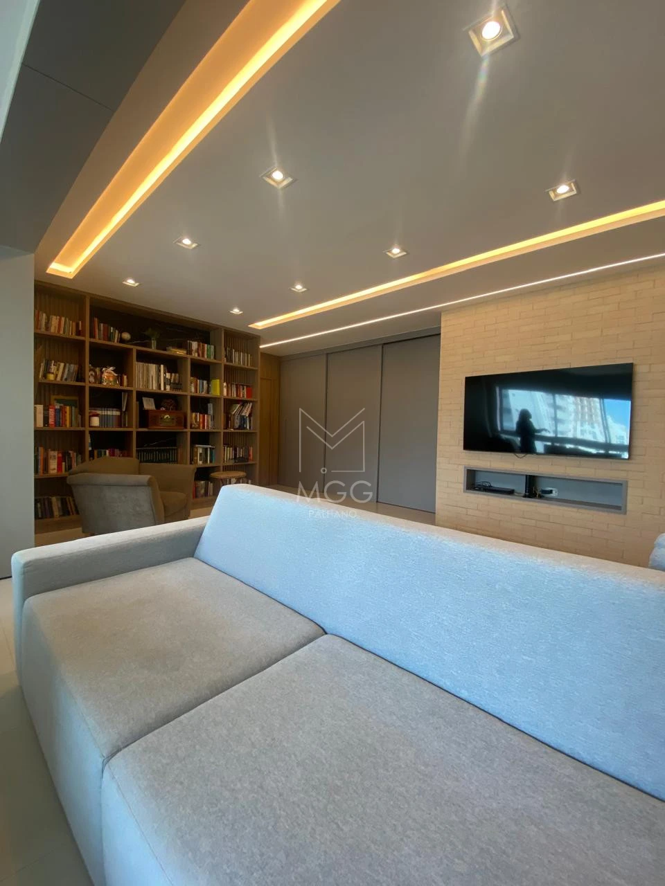 APARTAMENTO EDIFÍCIO ELÉGANCE