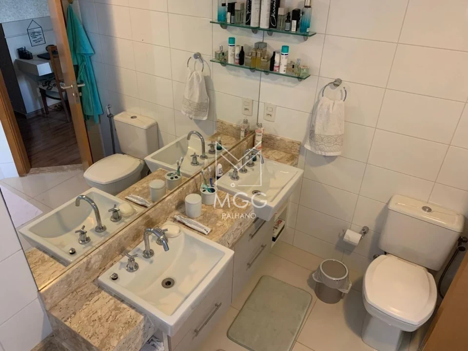 APARTAMENTO EDIFÍCIO FERNANDO PESSOA