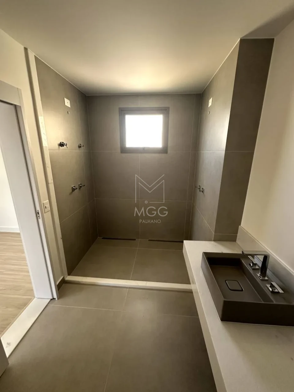 APARTAMENTO EDIFÍCIO HAUSE