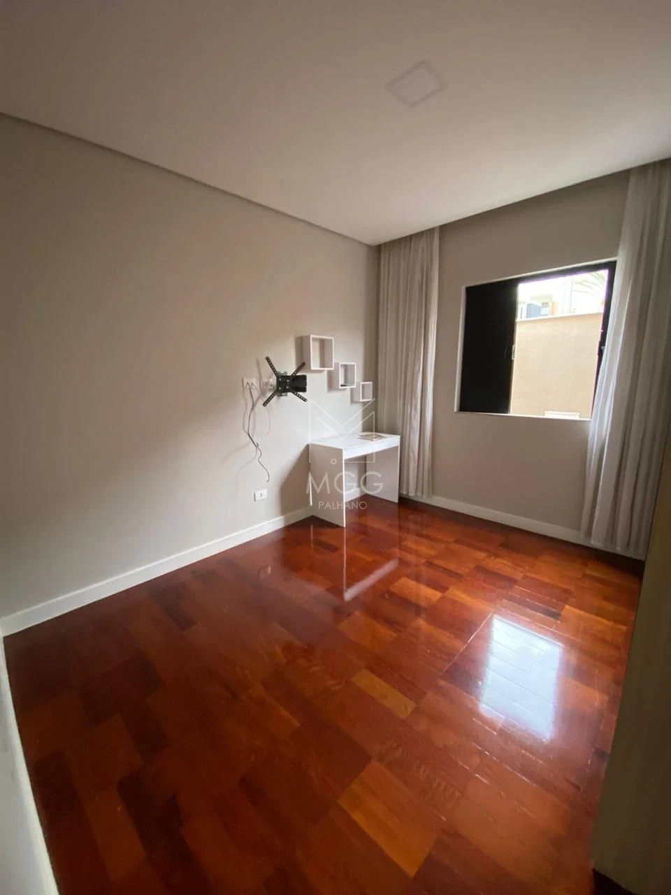 CASA À VENDA NO CONDOMÍNIO ROYAL BOULEVARD