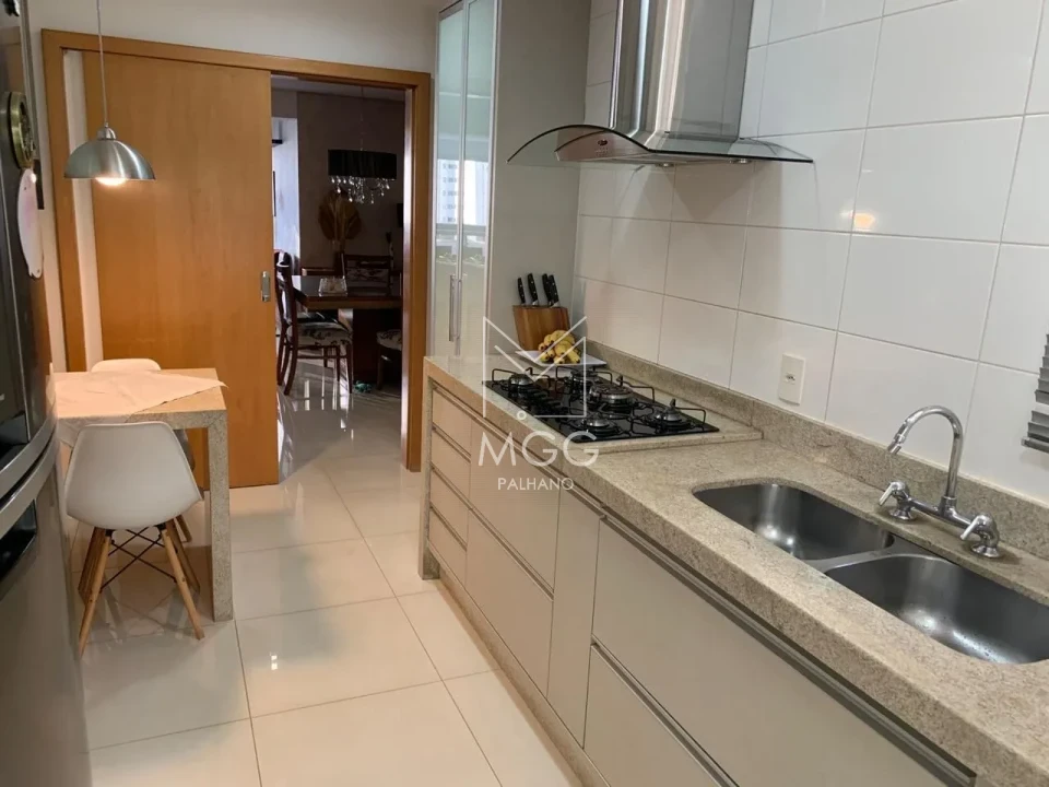 APARTAMENTO EDIFÍCIO FERNANDO PESSOA