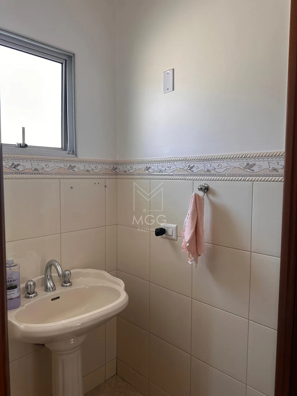 Casa em condomínio Alphaville Jacarandás