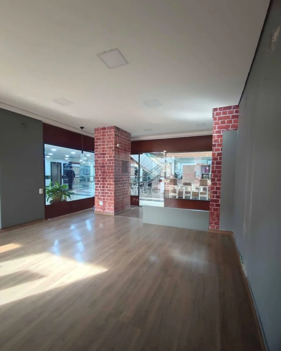 SALA COMERCIAL OSCAR FUGANTI