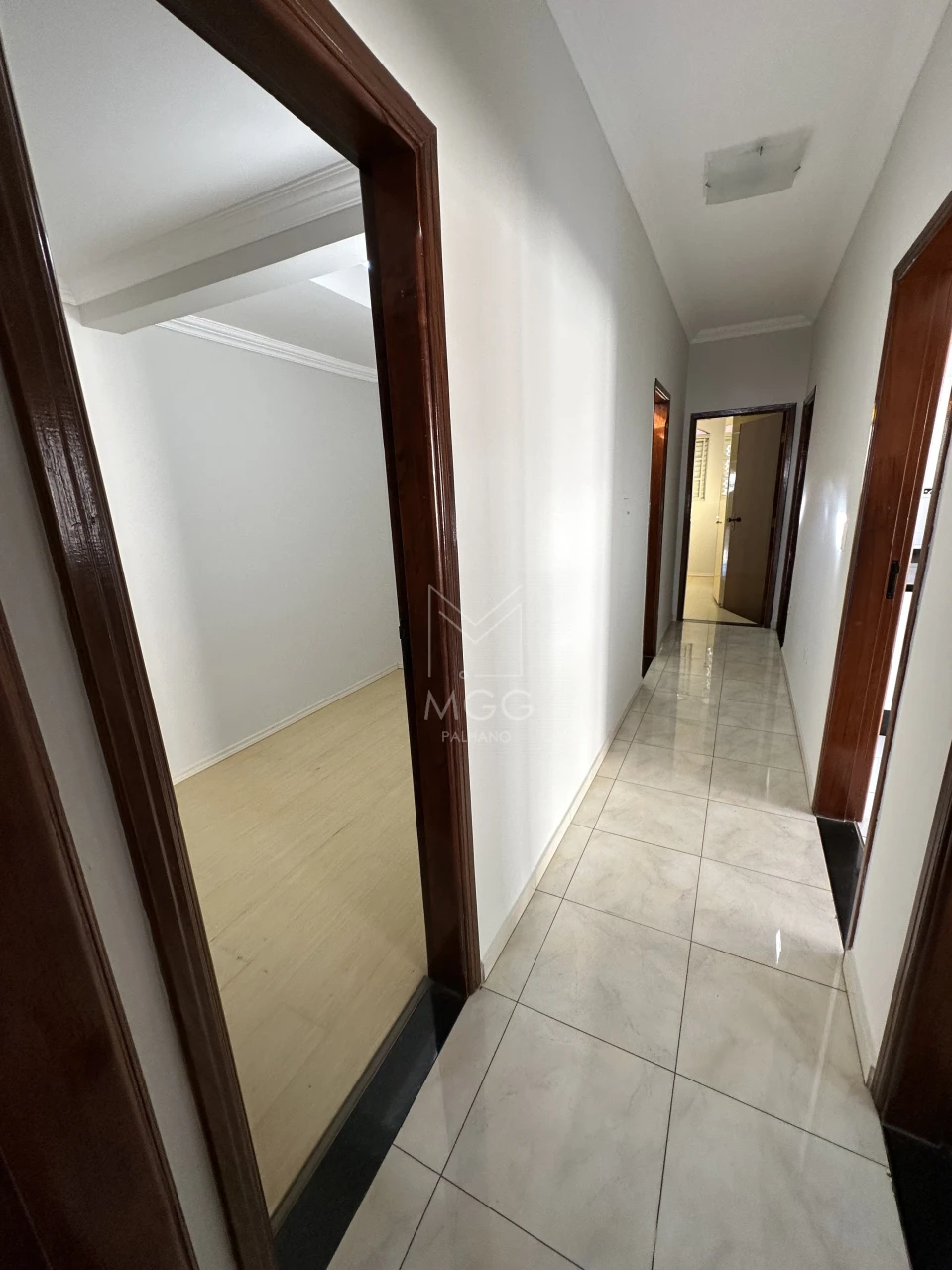 CASA COMERCIAL RUA PARANAGUÁ