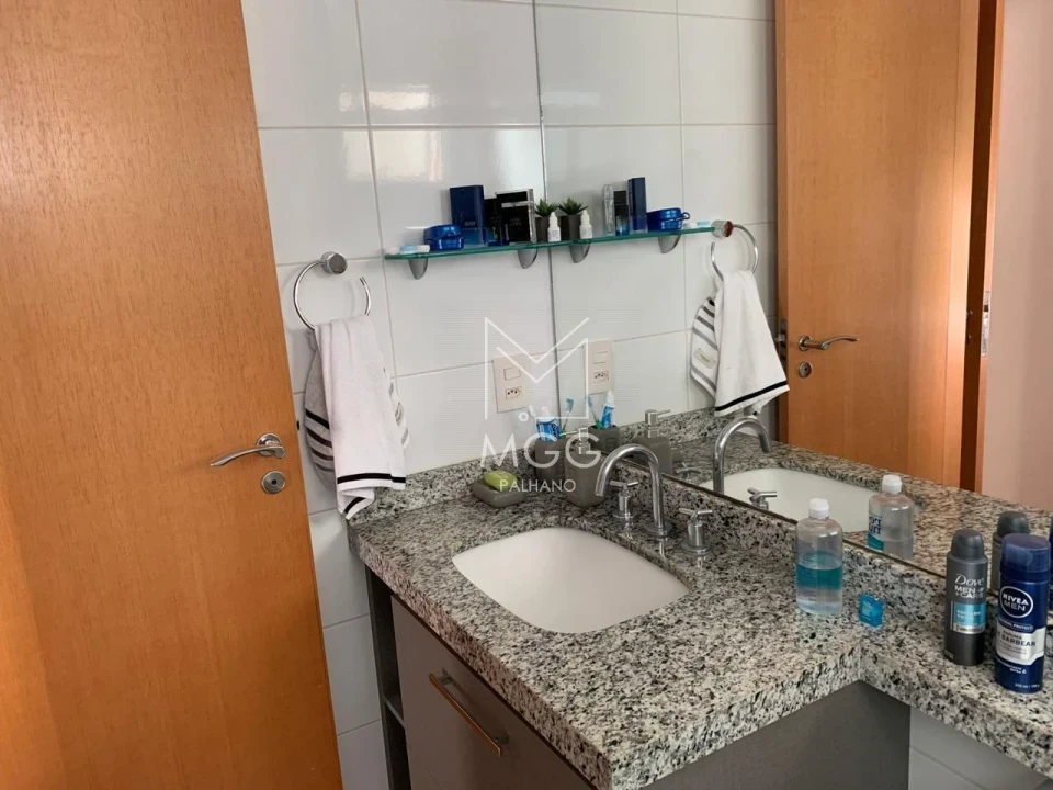 APARTAMENTO EDIFÍCIO FERNANDO PESSOA