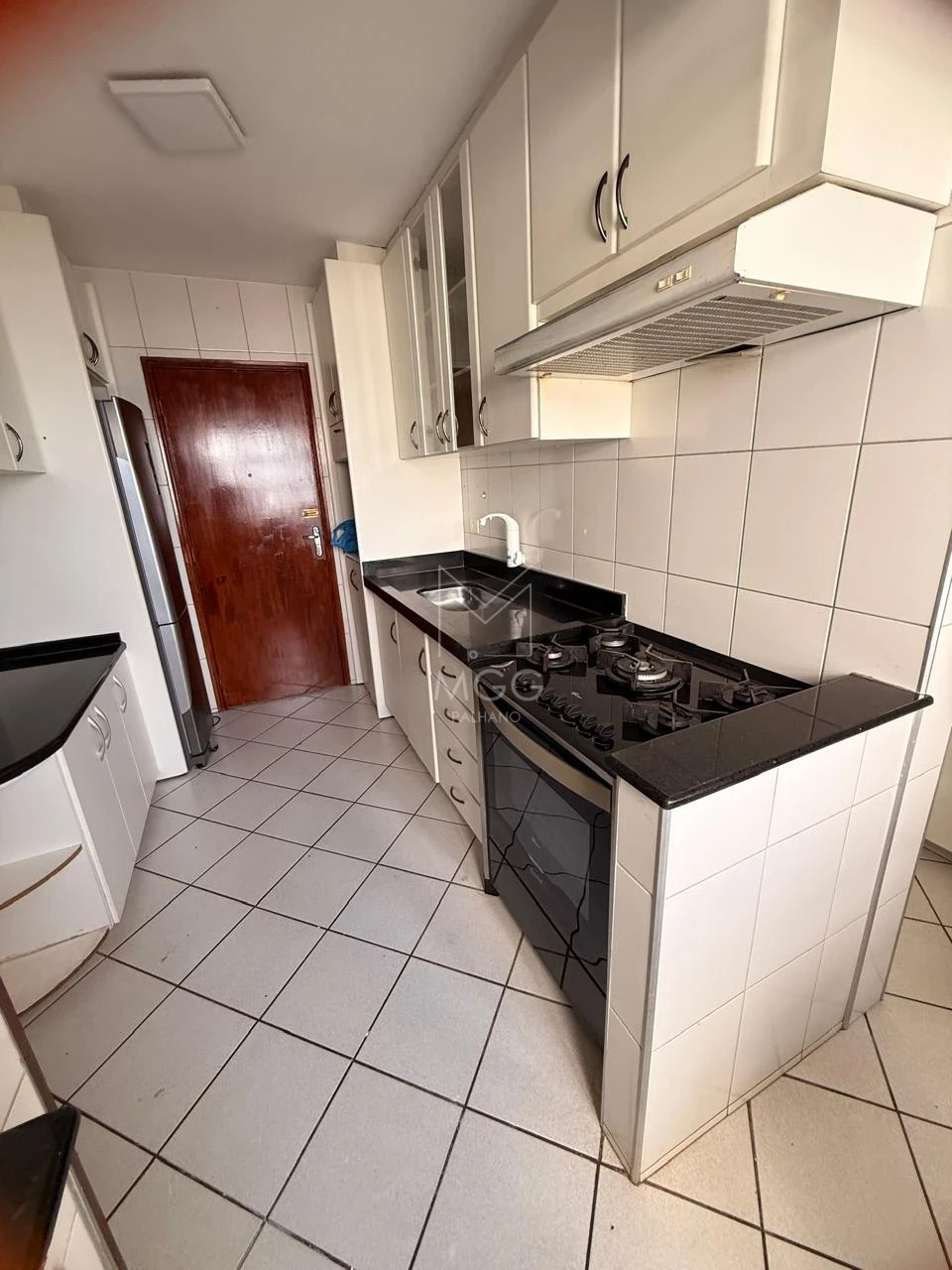 APARTAMENTO RESIDENCIAL DO LAGO 1