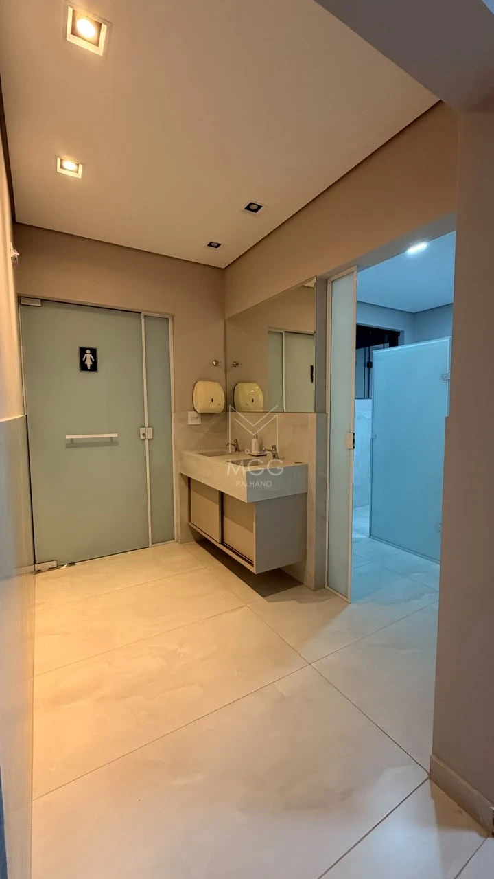 PRÉDIO COMERCIAL