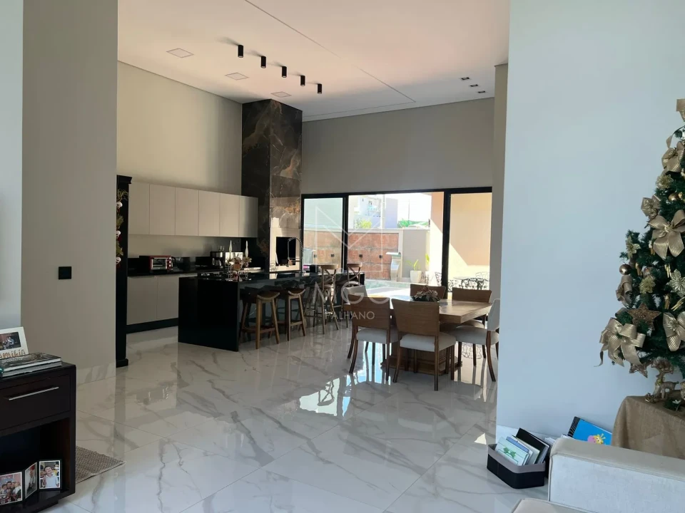 CASA CONDOMÍNIO BELLEVIE
