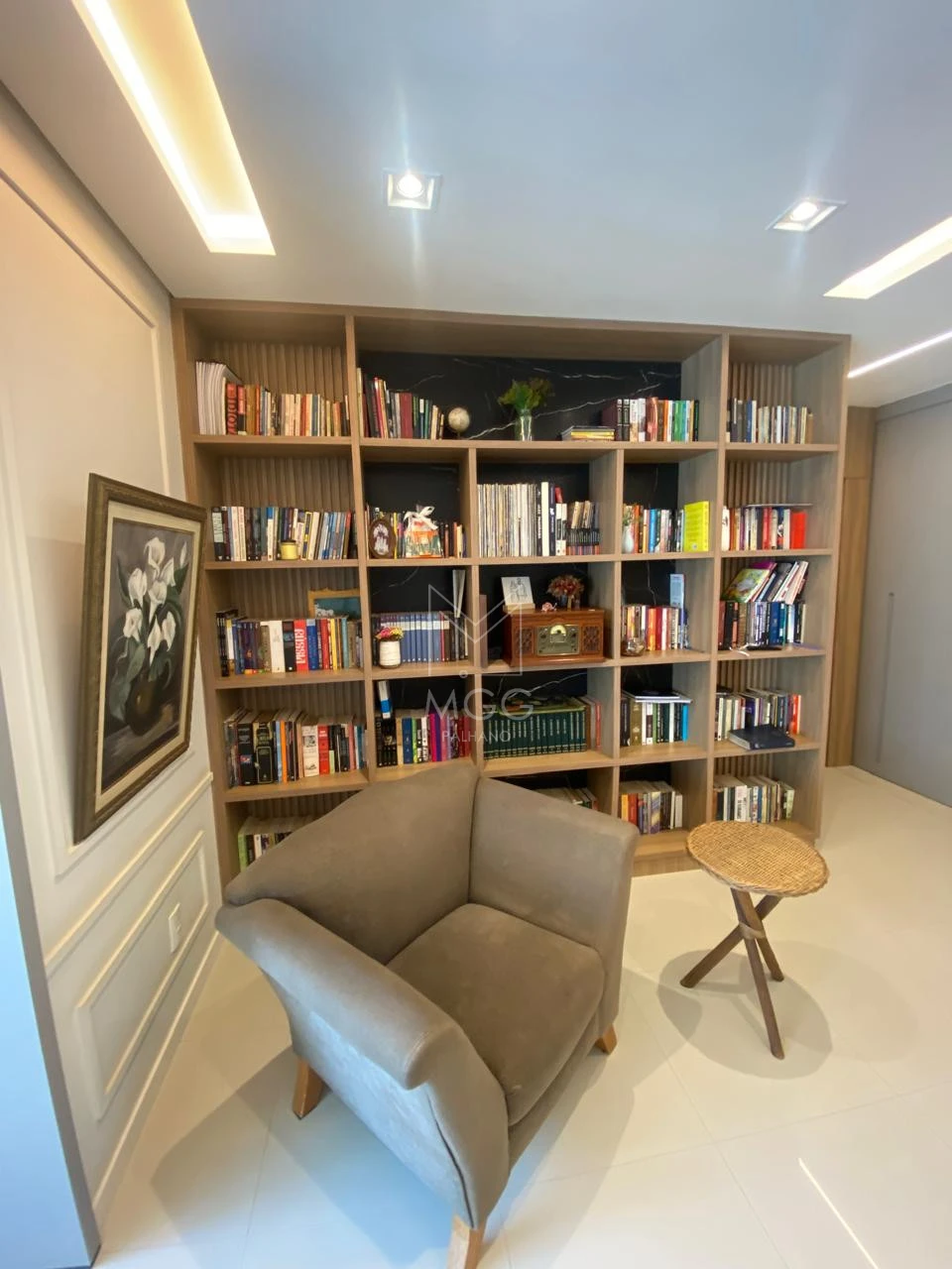 APARTAMENTO EDIFÍCIO ELÉGANCE