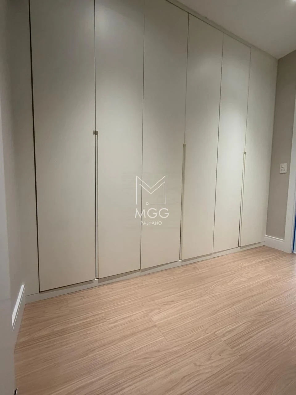 APARTAMENTO EDIFÍCIO GAUDI