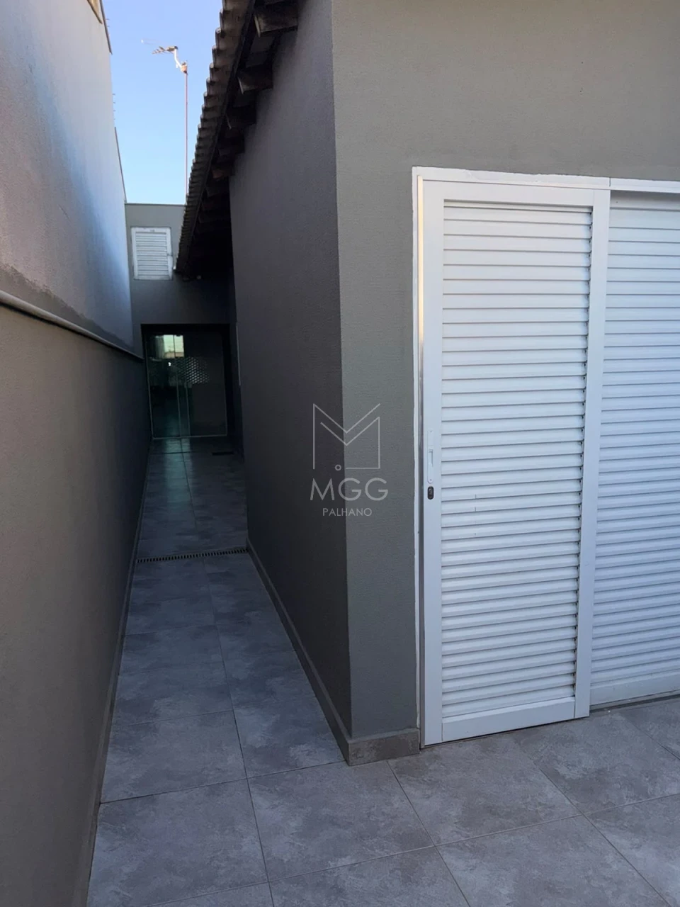 CASA JARDIM MILTON MENEZES - PRÓXIMO AV. ROBERT KOCH