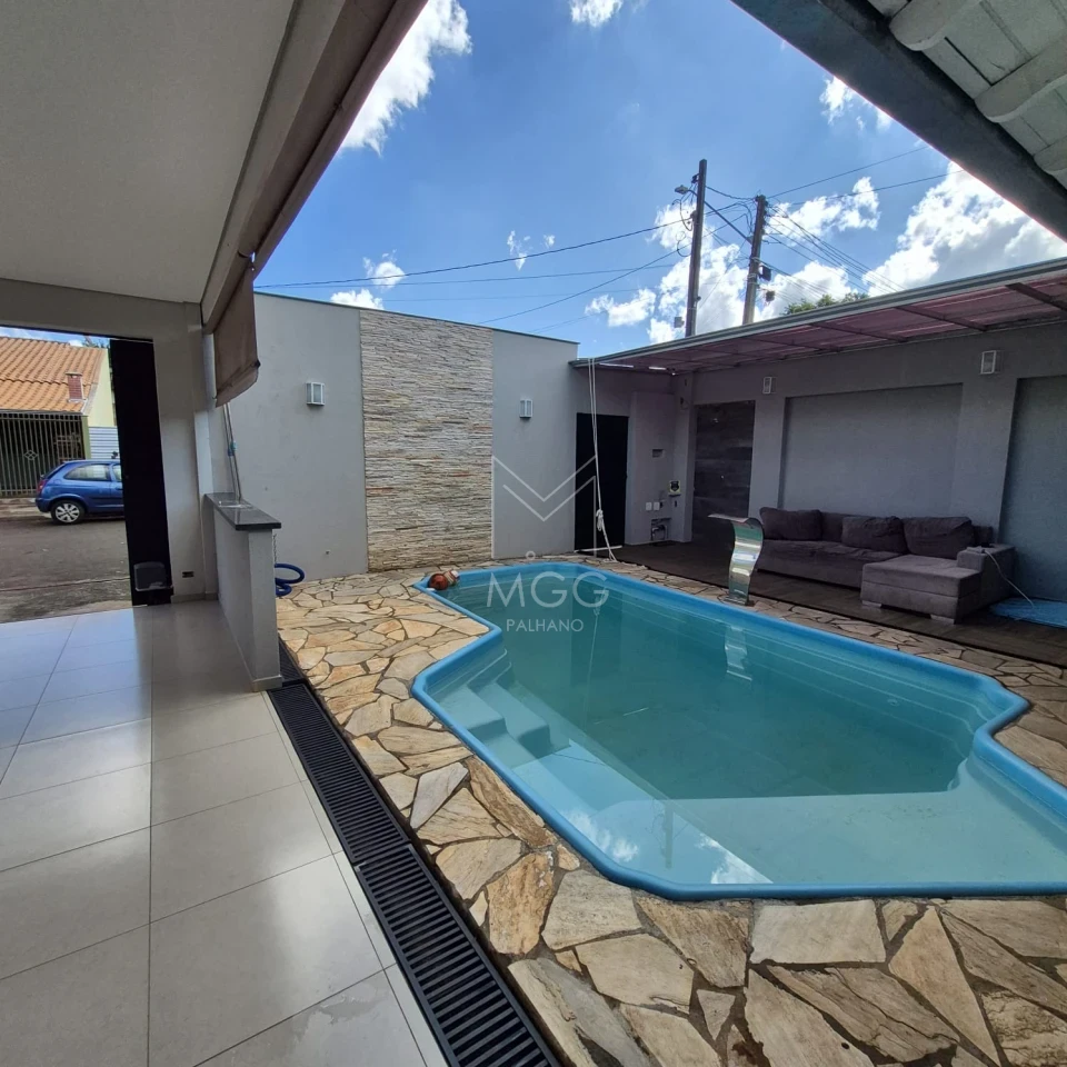 Casa à venda no Jd. Cafezal