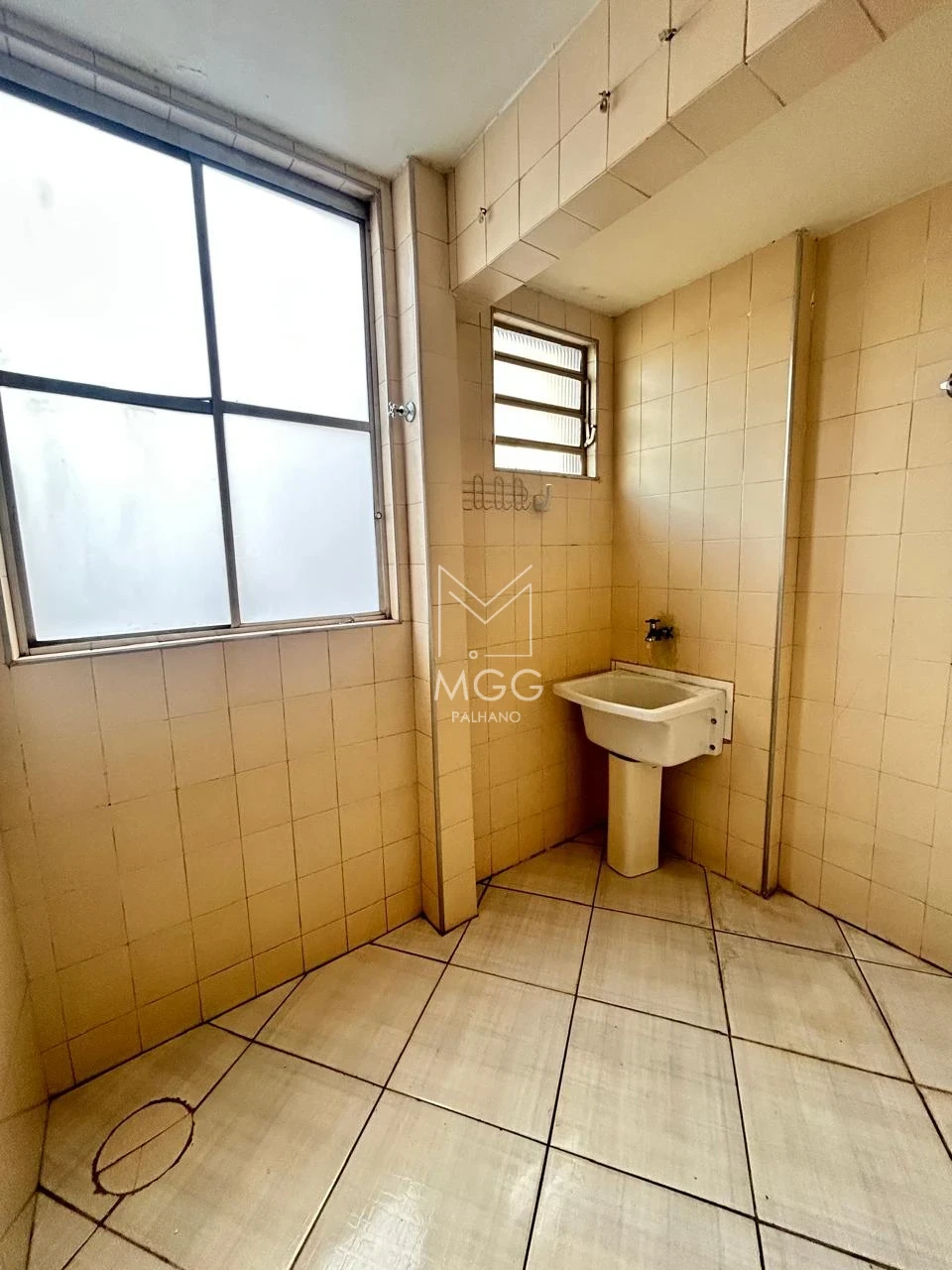 APARTAMENTO EDIFÍCIO CAVIÚNA