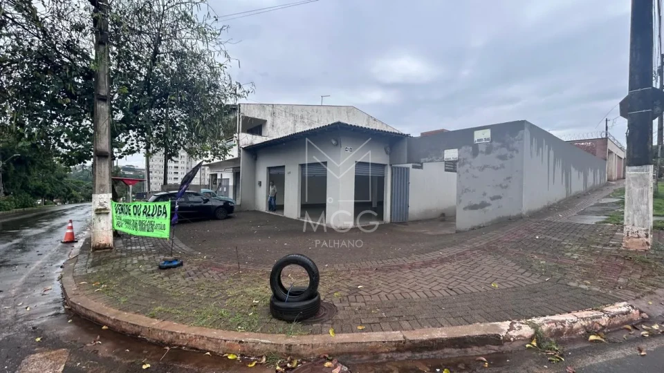 Salão Comercial Amplo com 300m² na Avenida Águia Imperial