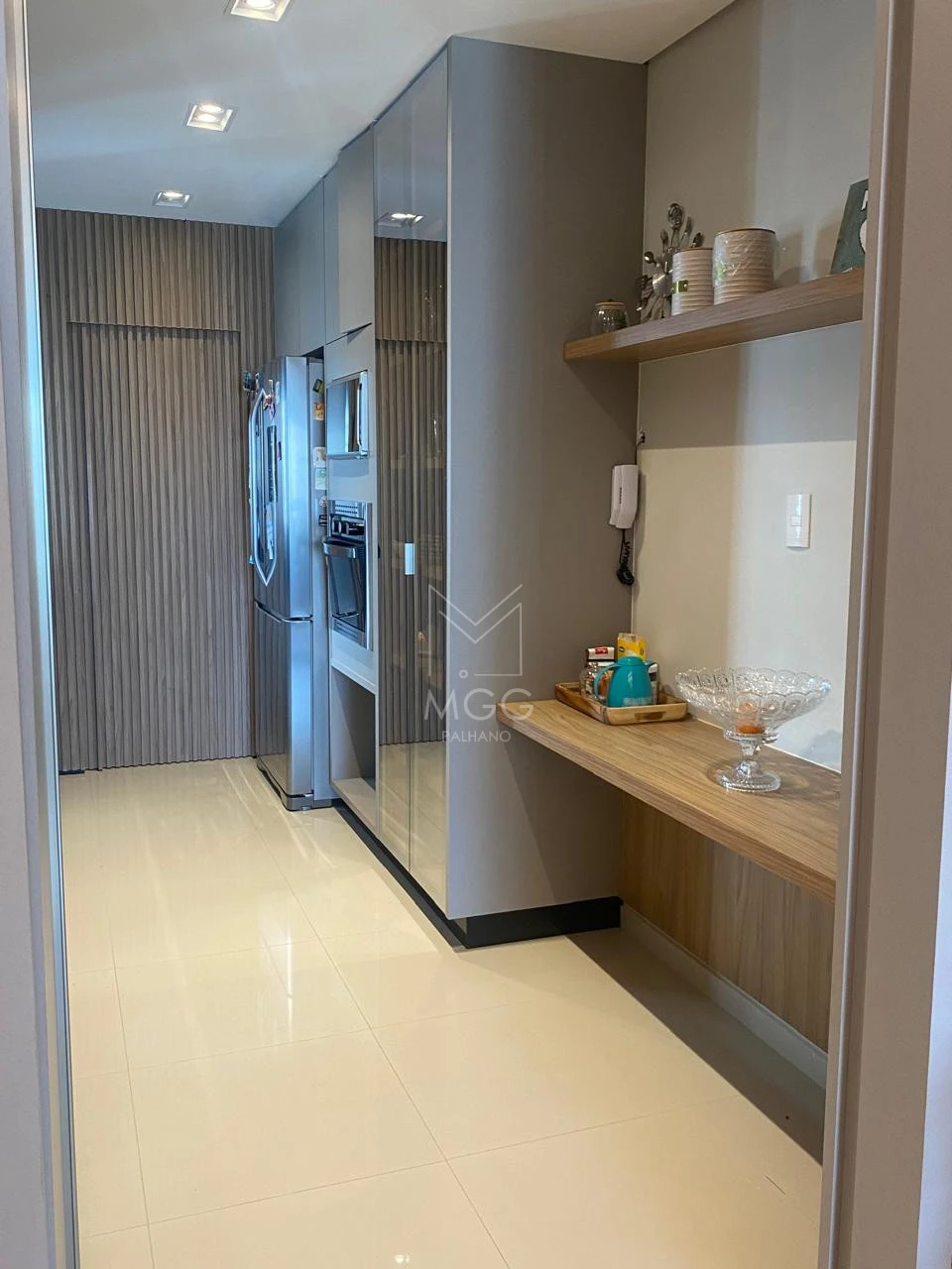 APARTAMENTO EDIFÍCIO ELÉGANCE