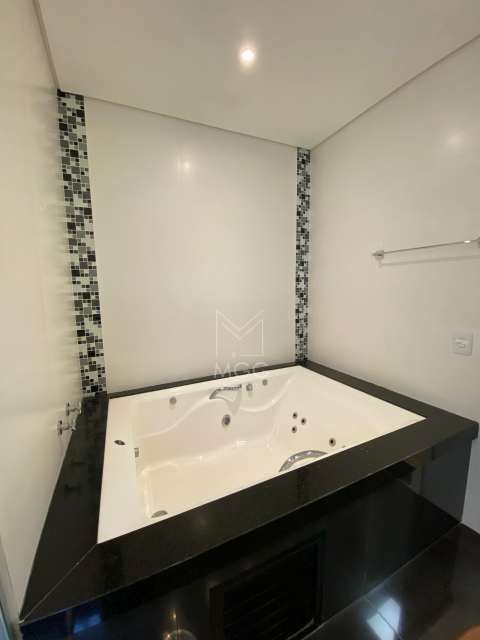 Casa condomínio Alphaville 2