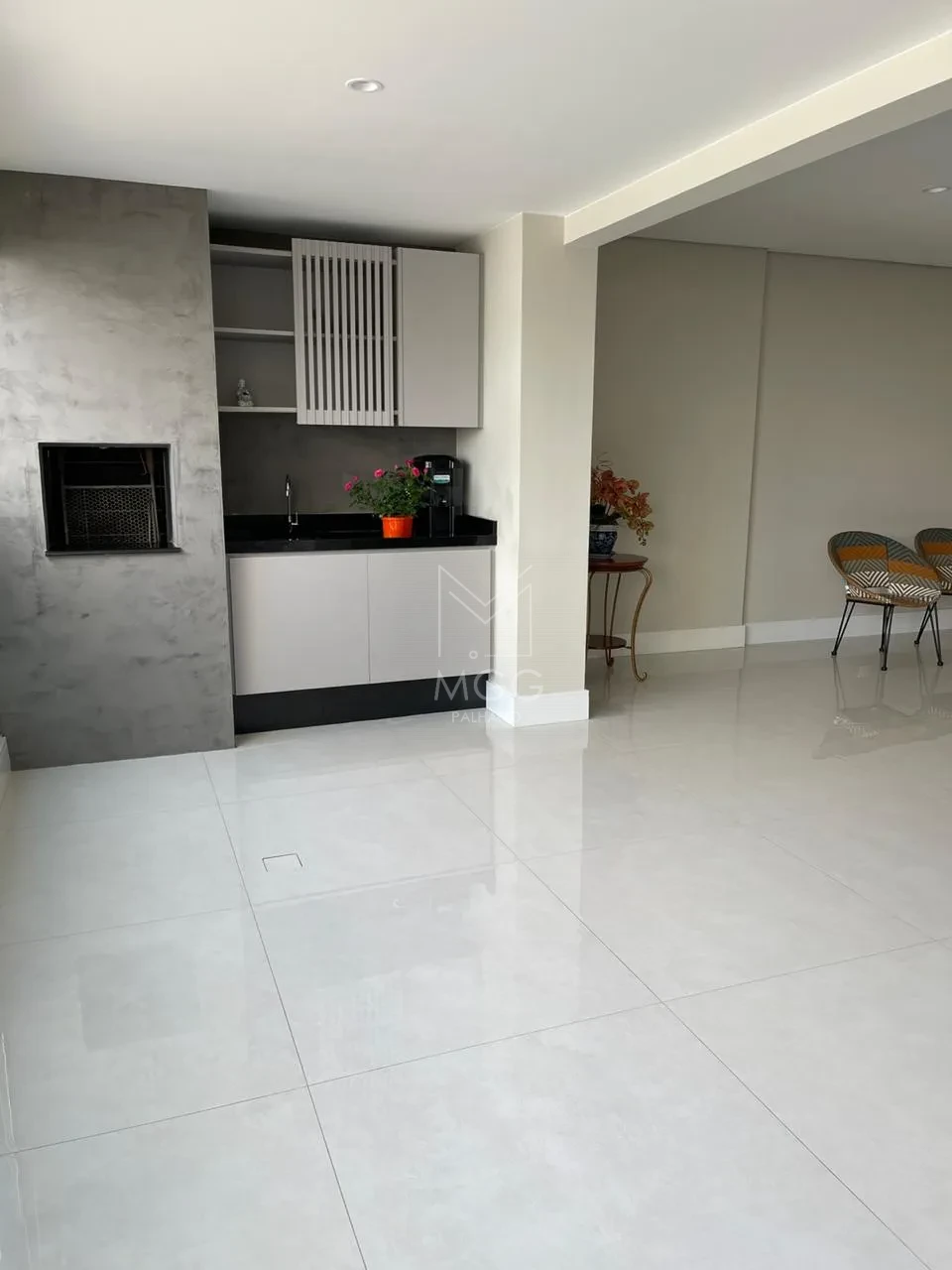 APARTAMENTO EDIFÍCIO GAUDI