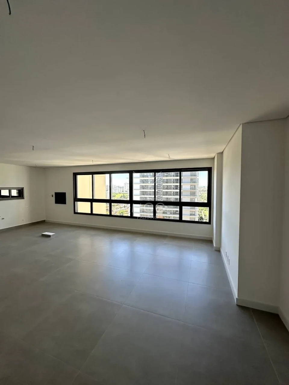 APARTAMENTO EDIFÍCIO HAUSE