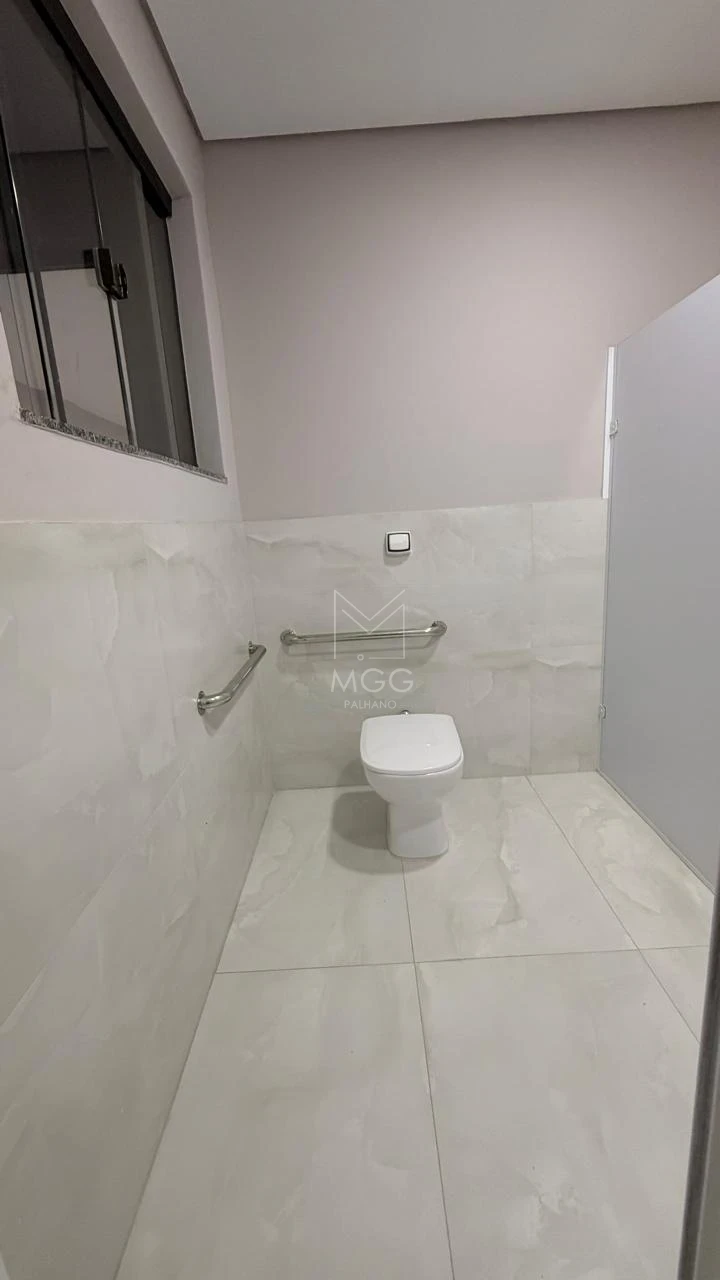 PRÉDIO COMERCIAL