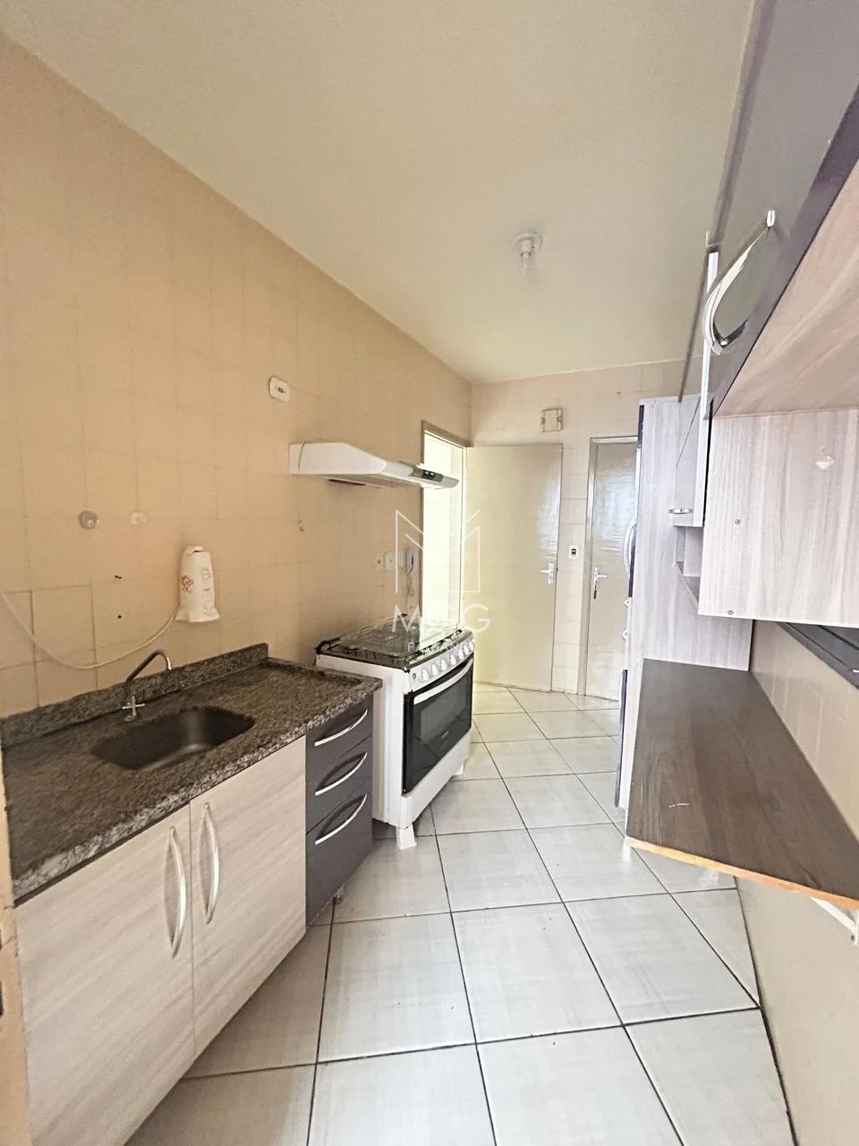 APARTAMENTO EDIFÍCIO CAVIÚNA