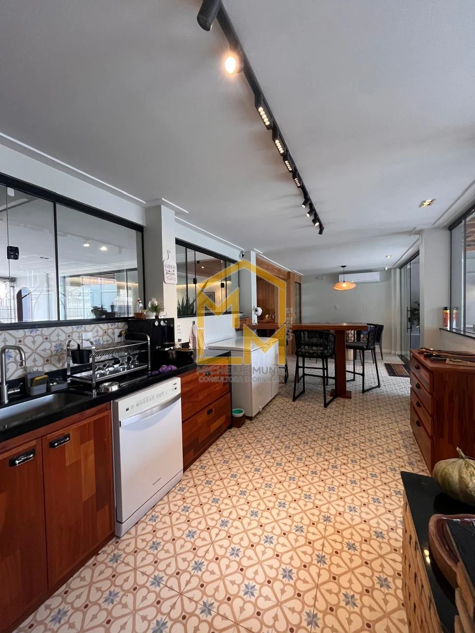 Imagens do imóveis CASA , 4 SUÍTES, CONDOMÍNIO JARDIM ITORORÓ - BELÉM