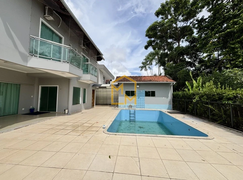 Imagens do imóveis Greenville 1 Casa com piscina e 4 suítes