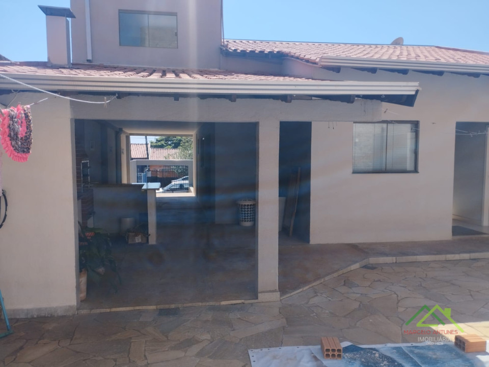 Casa com 3 quartos e 1 suíte Imagens do imóveis Casa com 3 quartos e 1 suíte
