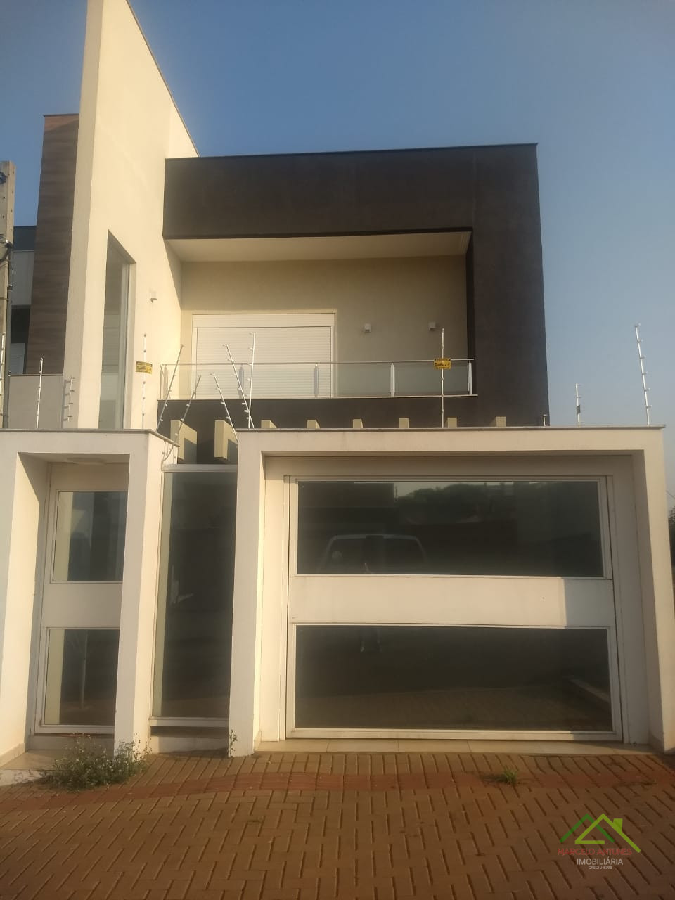 Sobrado Geminado com 4 quartos e 3 suítes. Imagens do imóveis Sobrado Geminado com 4 quartos e 3 suítes.