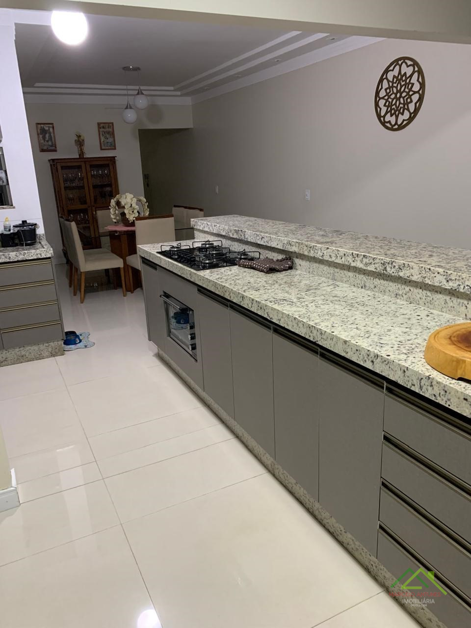 Sobrado Geminado com 4 quartos e 3 suítes. Imagens do imóveis Sobrado Geminado com 4 quartos e 3 suítes.