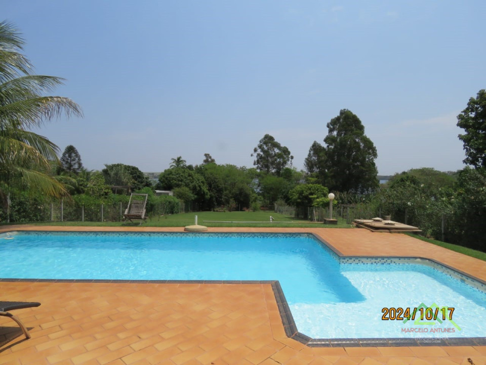 Casa em condomínio com 4 quartos e piscina Imagens do imóveis Casa em condomínio com 4 quartos e piscina