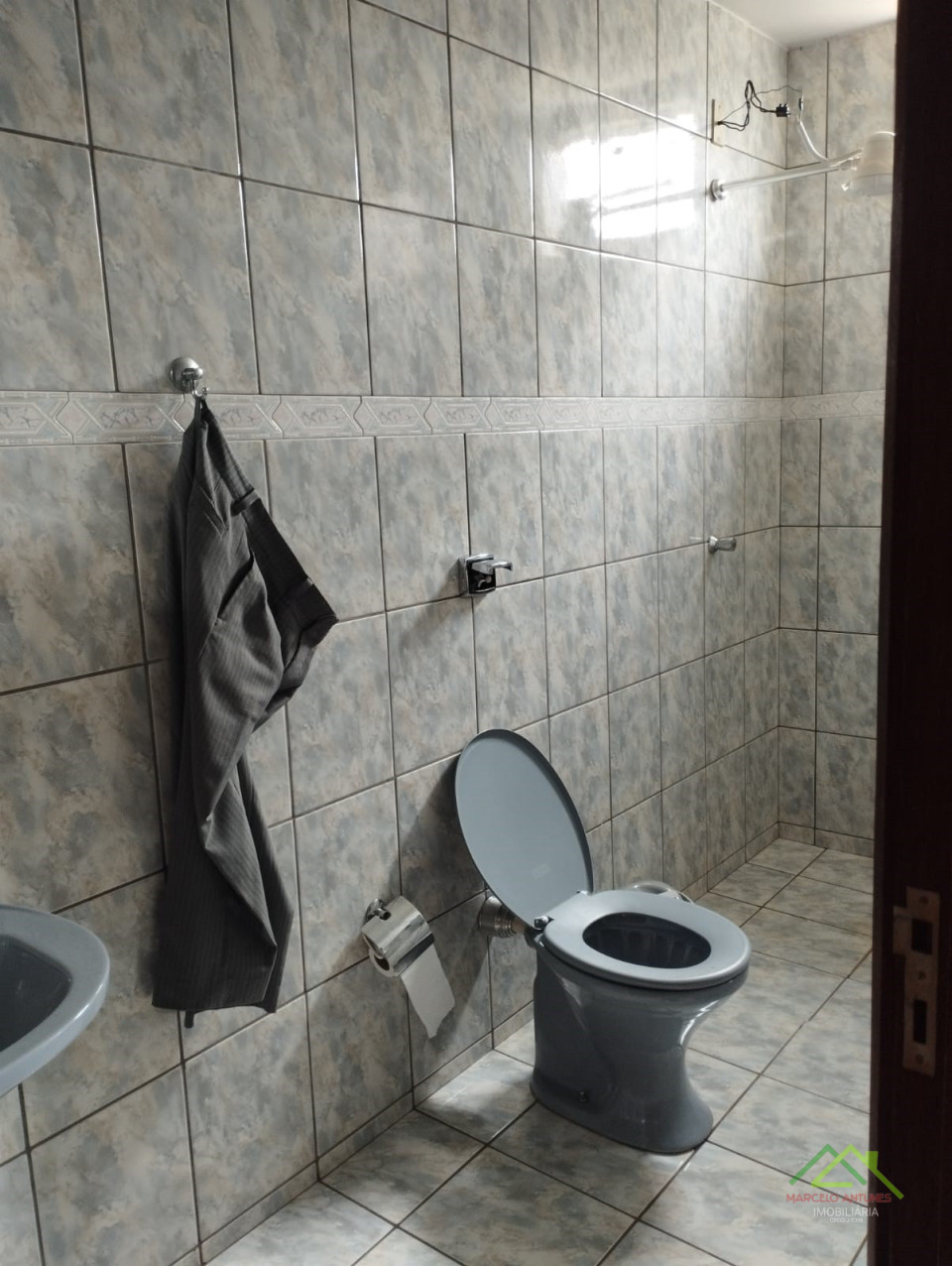 Casa com 3 quartos e uma suíte próxima ao Centro de Cambé Imagens do imóveis Casa com 3 quartos e uma suíte próxima ao Centro de Cambé