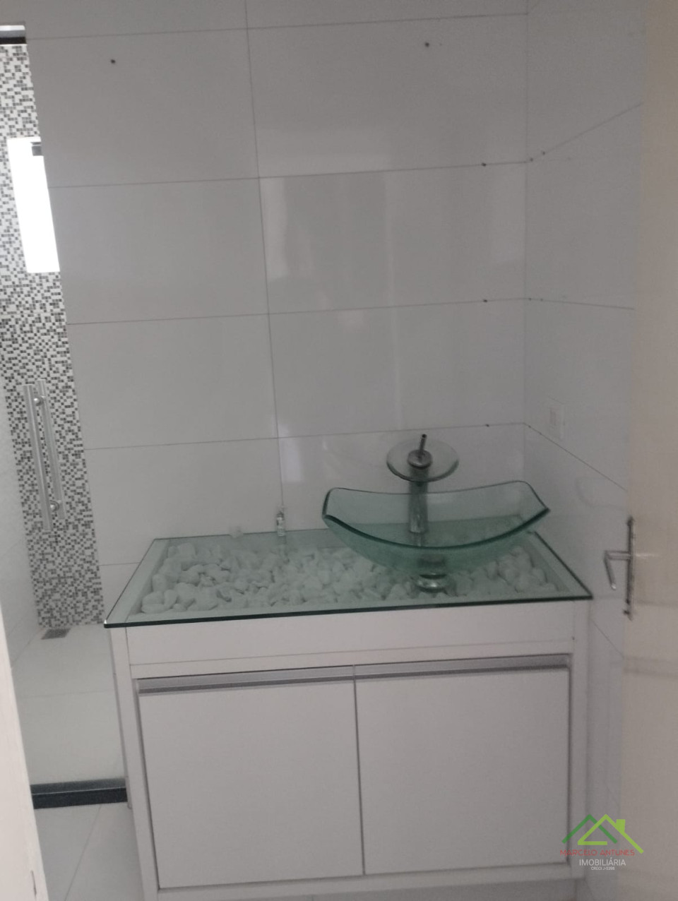 Casa com 3 quartos e 1 suíte Imagens do imóveis Casa com 3 quartos e 1 suíte