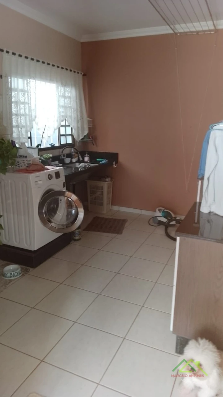Imagens do imóveis Casa com 3 quartos e 1 suíte em Arapongas
