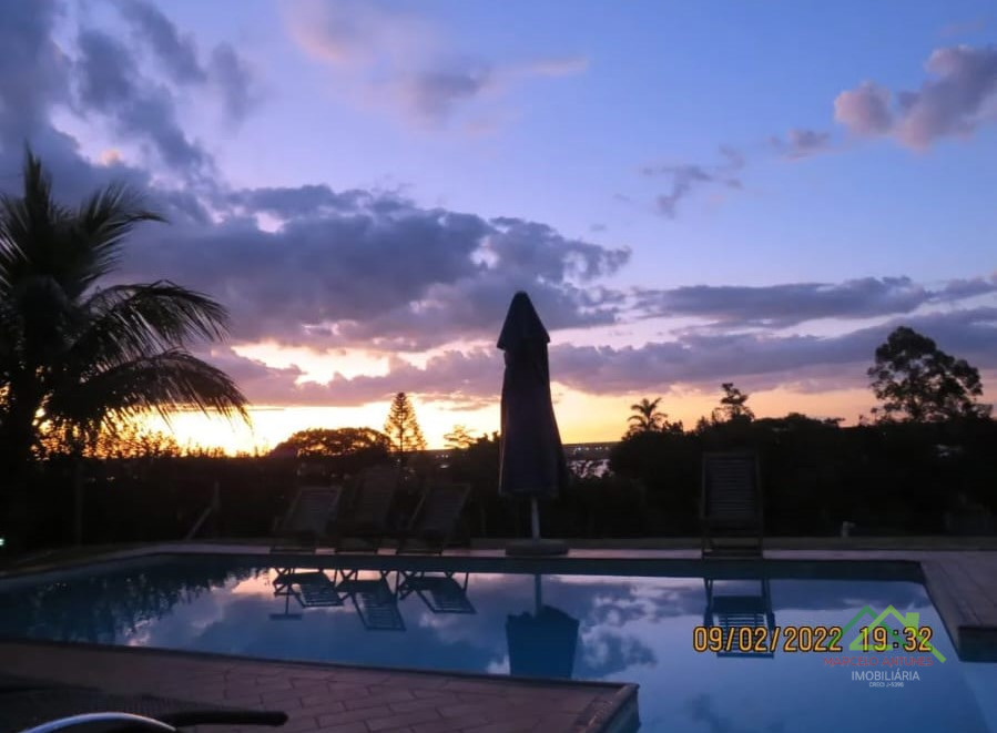 Casa em condomínio com 4 quartos e piscina Imagens do imóveis Casa em condomínio com 4 quartos e piscina