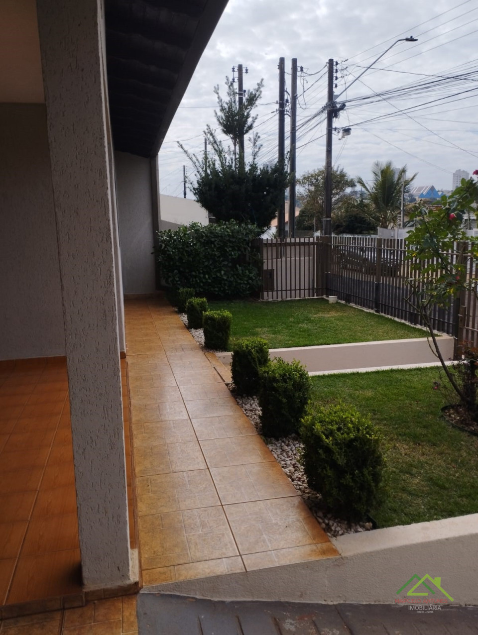 Casa com 3 quartos e uma suíte próxima ao Centro de Cambé Imagens do imóveis Casa com 3 quartos e uma suíte próxima ao Centro de Cambé