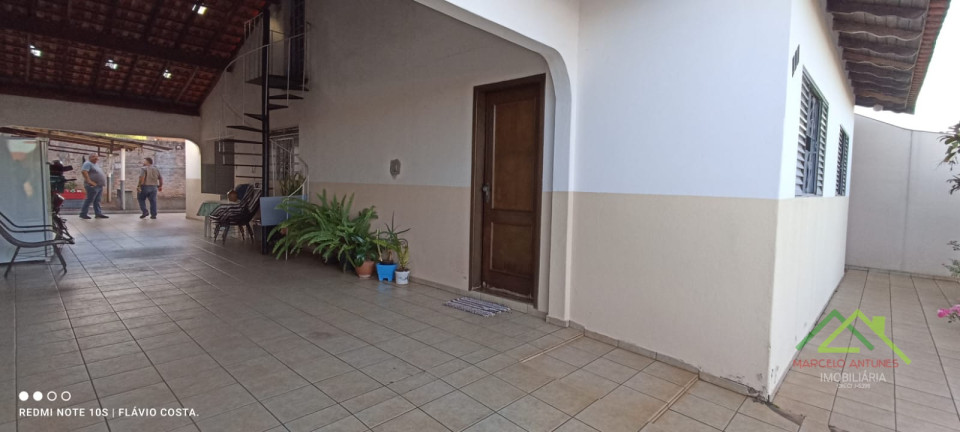 Casa com 4 quartos e 2 suítes Imagens do imóveis Casa com 4 quartos e 2 suítes