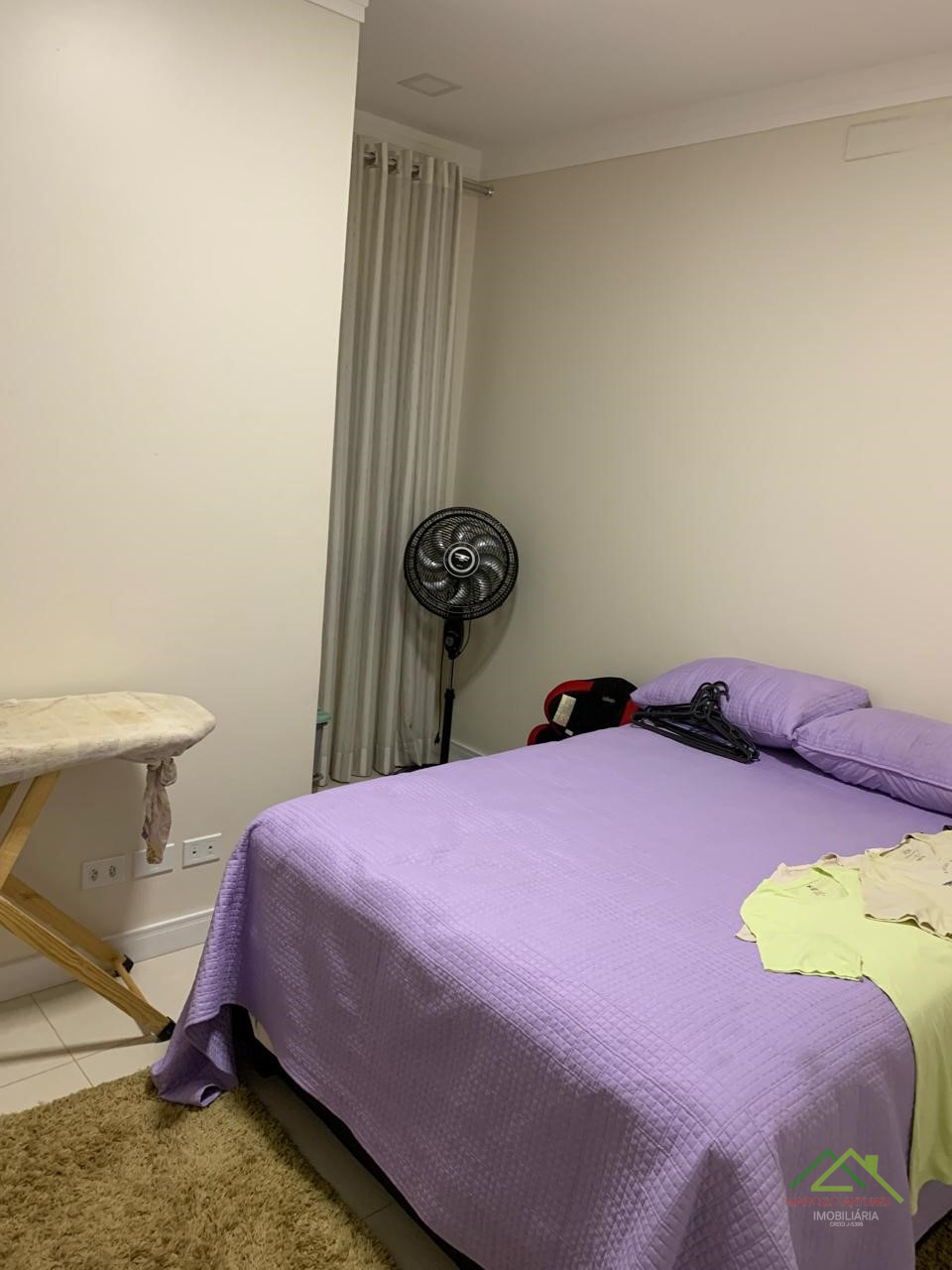 Sobrado Geminado com 4 quartos e 3 suítes. Imagens do imóveis Sobrado Geminado com 4 quartos e 3 suítes.