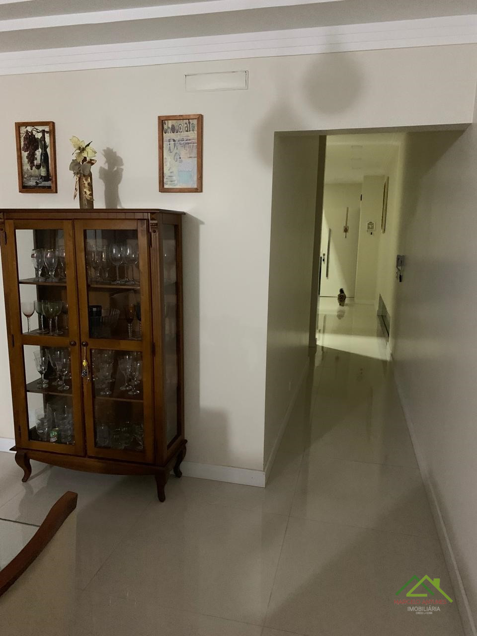 Sobrado Geminado com 4 quartos e 3 suítes. Imagens do imóveis Sobrado Geminado com 4 quartos e 3 suítes.