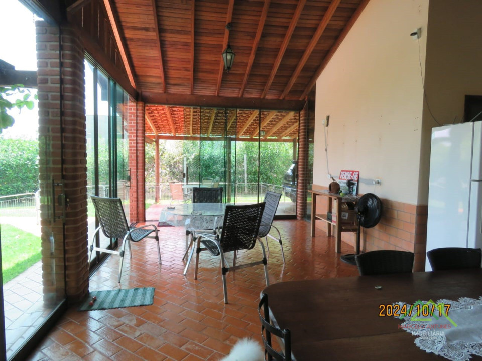 Casa em condomínio com 4 quartos e piscina Imagens do imóveis Casa em condomínio com 4 quartos e piscina