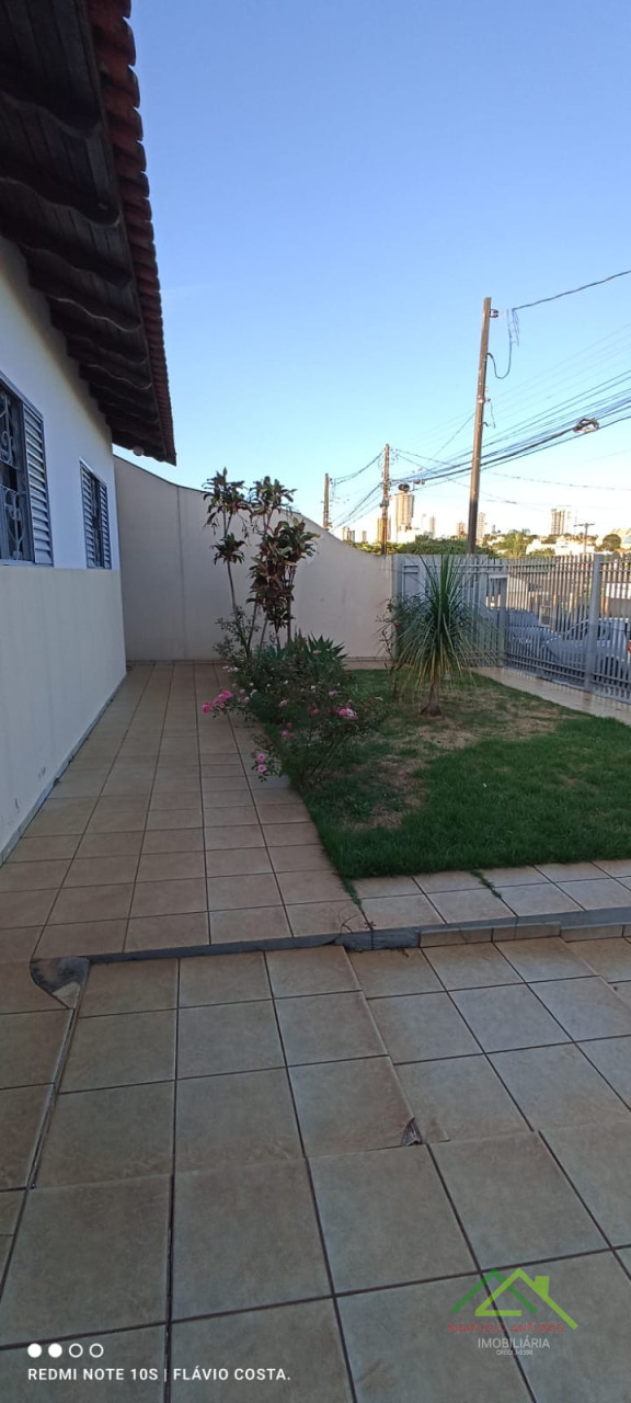 Casa com 4 quartos e 2 suítes Imagens do imóveis Casa com 4 quartos e 2 suítes