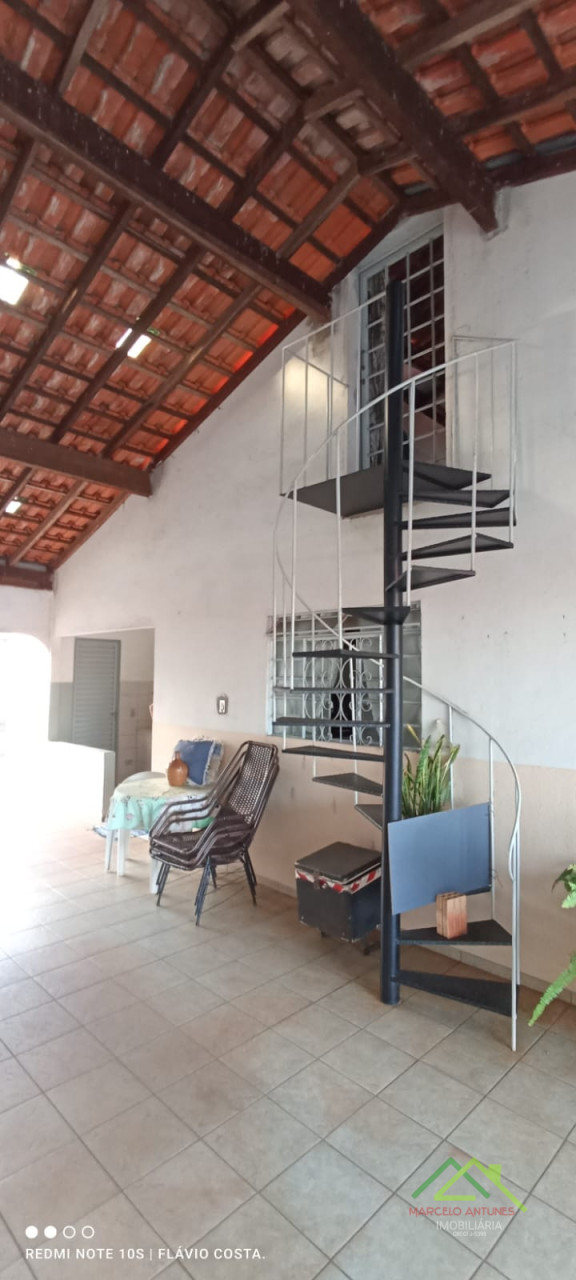 Casa com 4 quartos e 2 suítes Imagens do imóveis Casa com 4 quartos e 2 suítes