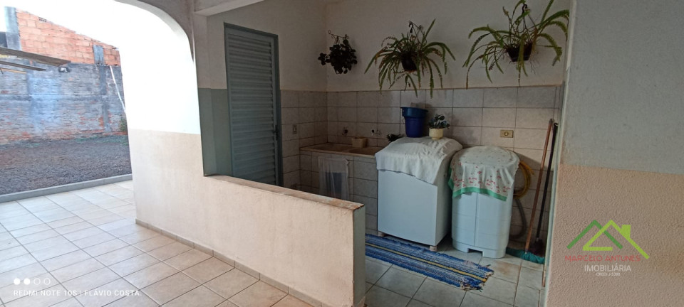 Casa com 4 quartos e 2 suítes Imagens do imóveis Casa com 4 quartos e 2 suítes