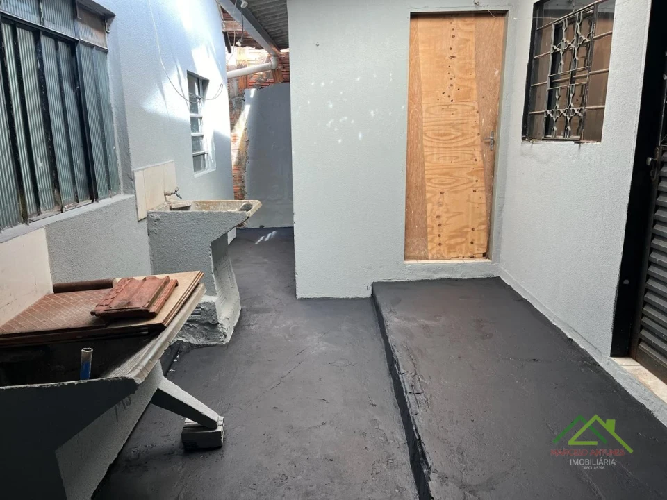 Imagens do imóveis Casa com dependência nos fundos em Cambé