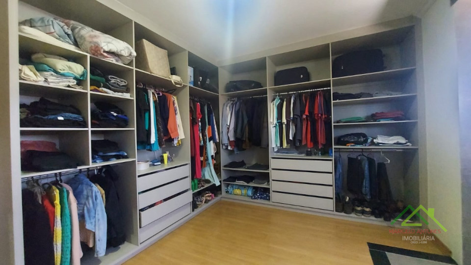 Casa com 2 suíte, uma com closet Imagens do imóveis Casa com 2 suíte, uma com closet