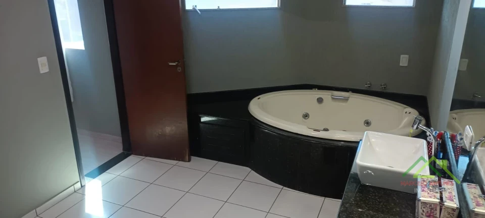 Imagens do imóveis Casa c/ piscina 3 quartos uma suíte com hidro e closet Jd Alvorada em Cambé