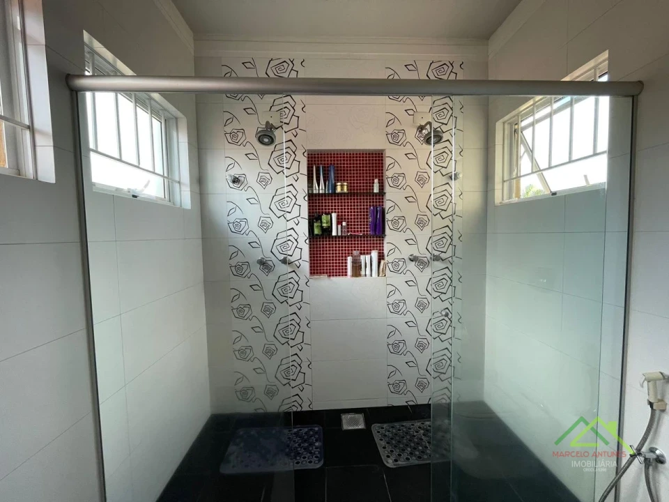 Imagens do imóveis Sobrado padrão com 3 quartos e suíte com closet em Cambé/PR