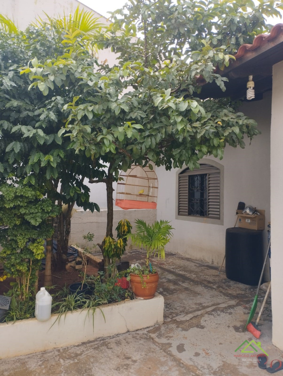 Casa com 3 quartos e uma suíte próxima ao Centro de Cambé Imagens do imóveis Casa com 3 quartos e uma suíte próxima ao Centro de Cambé