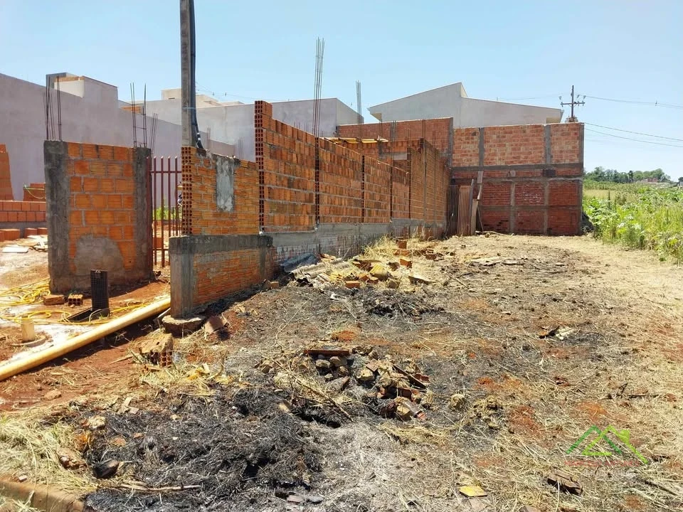 Imagens do imóveis Meio Terreno com 127m² no Jd Cidade Alta em Cambé