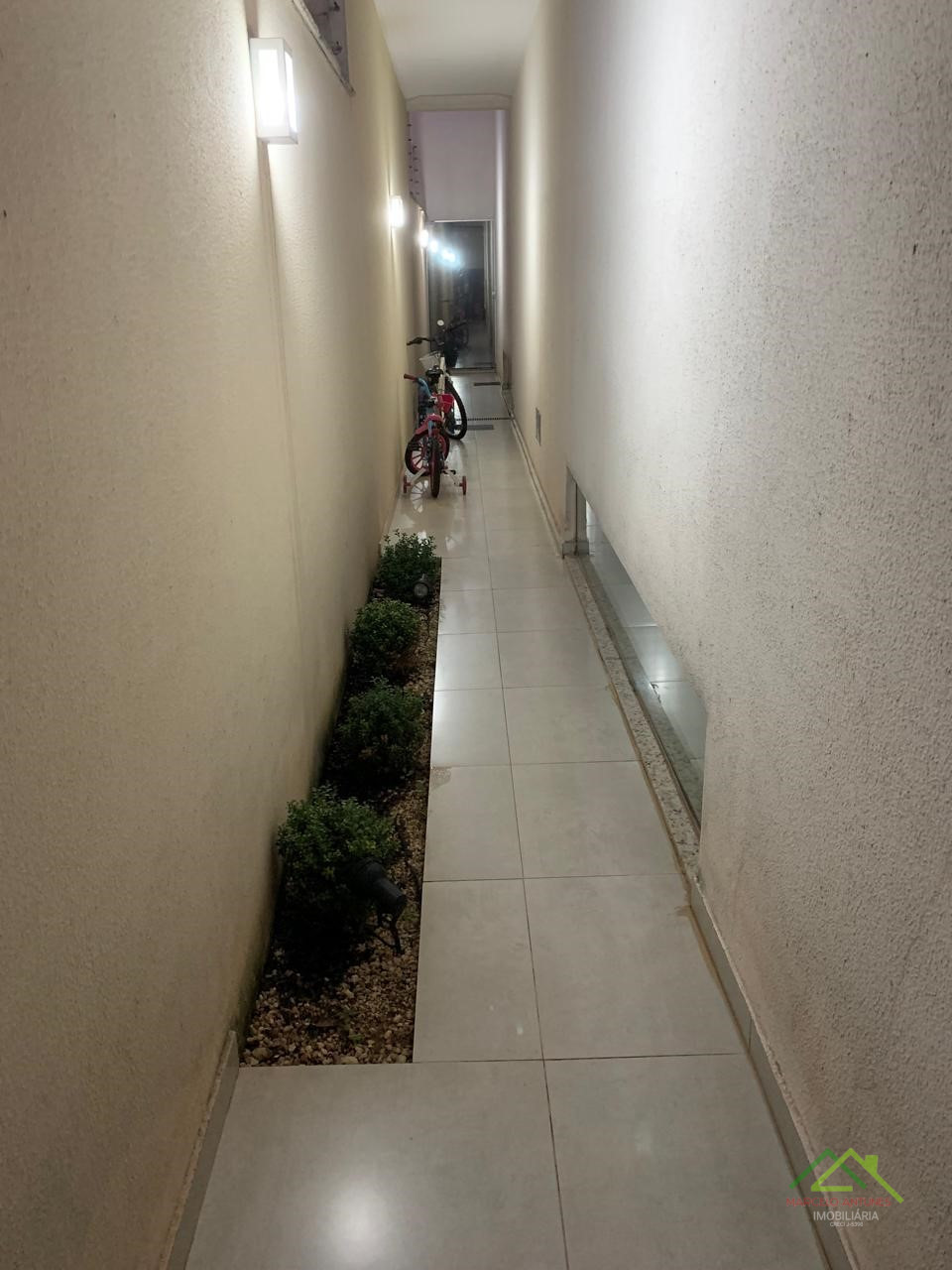 Sobrado Geminado com 4 quartos e 3 suítes. Imagens do imóveis Sobrado Geminado com 4 quartos e 3 suítes.